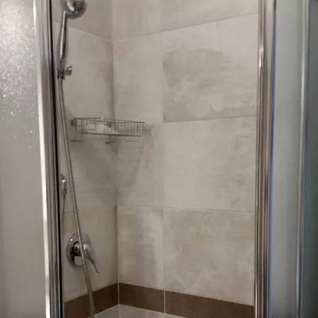 Caravelle ホテル 2*